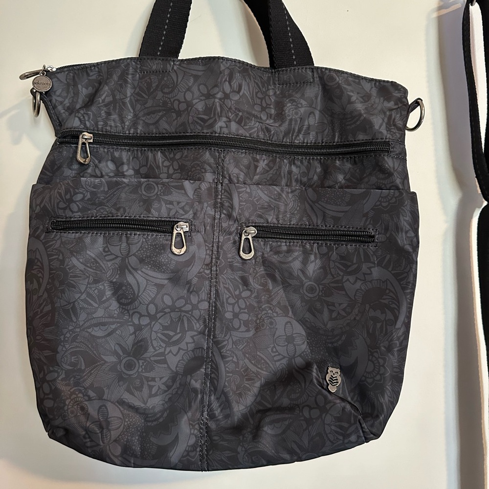 SAKROOTS TOTE BAG 🖤